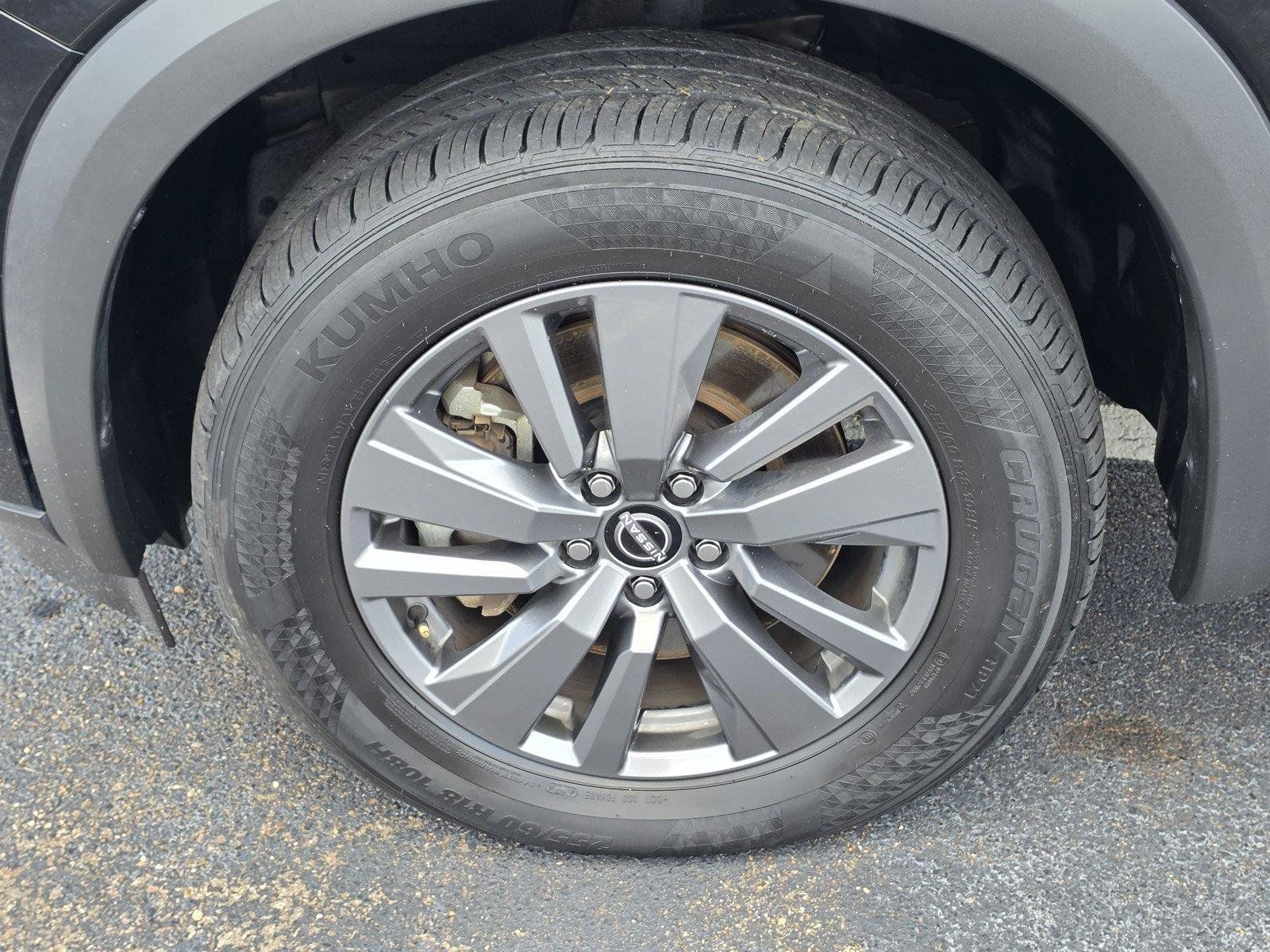 Used 2025 Nissan Pathfinder SV FWD image 32