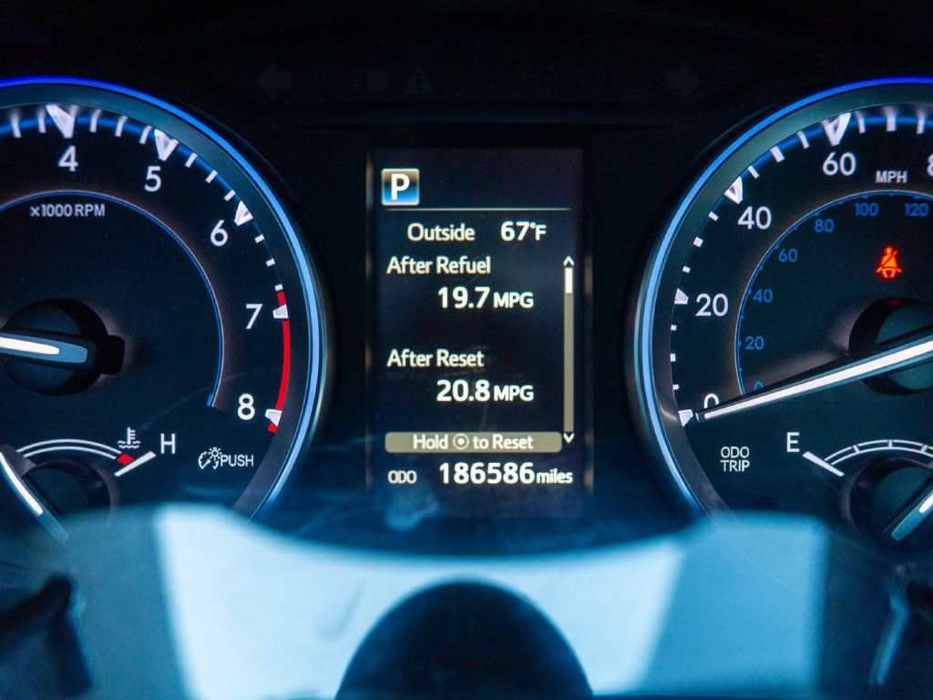 Used 2017 Toyota Highlander XLE w/ Protection Package #3 AWD/4WD image 22
