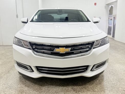 Used 2018 Chevrolet Impala LT FWD image 2
