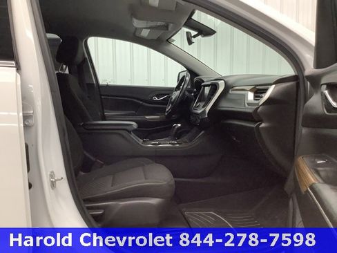 Used 2019 GMC Acadia SLE image 12