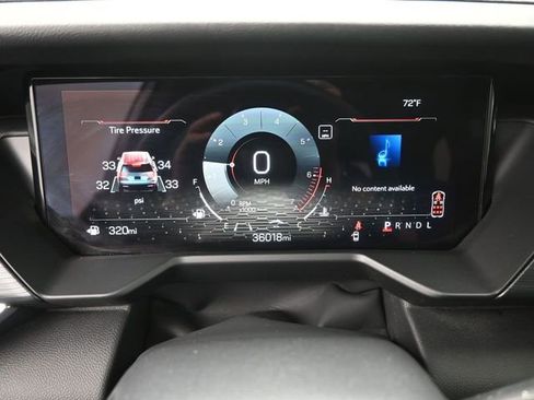 Used 2025 GMC Acadia Elevation image 6