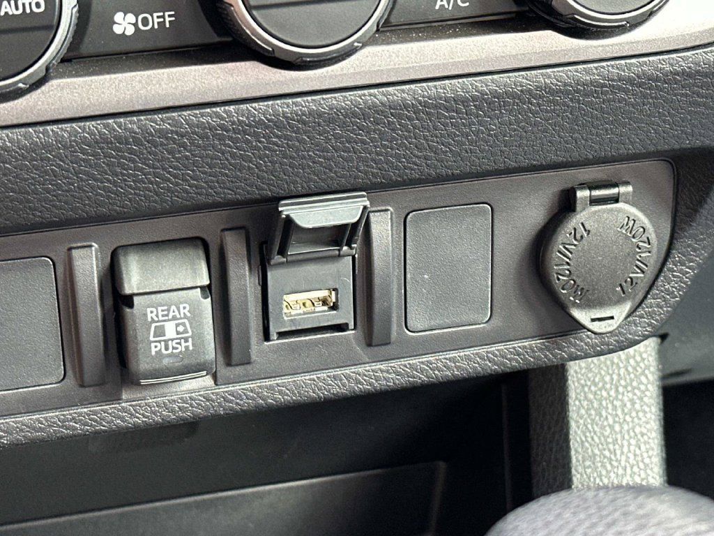 Used 2023 Toyota Tacoma SR5 w/ Technology Package AWD/4WD image 39