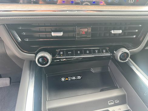 New 2025 Chevrolet Tahoe High Country image 14