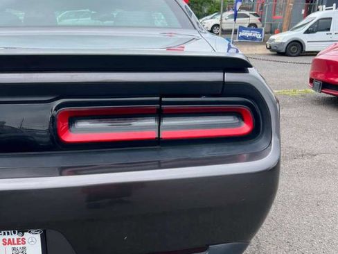Used 2017 Dodge Challenger R/T RWD image 10