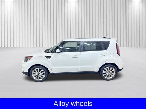 Used 2018 Kia Soul + image 10