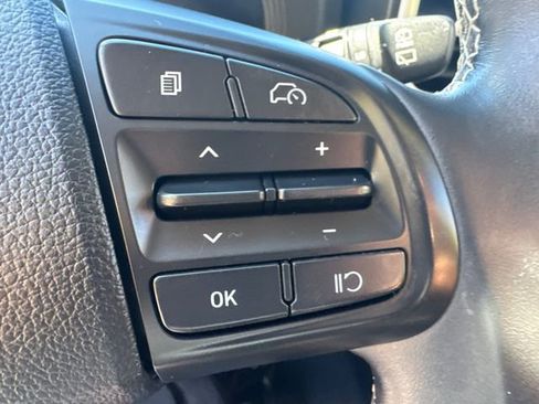 Used 2024 Hyundai Venue Limited image 31