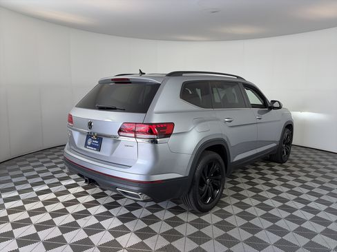 Used 2022 Volkswagen Atlas SE w/ Black Wheel Package AWD/4WD image 10