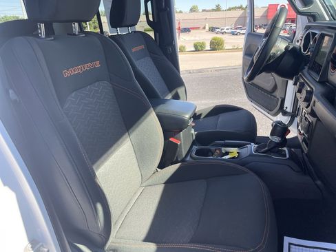 Used 2023 Jeep Gladiator Mojave w/ Cold Weather Group image 28