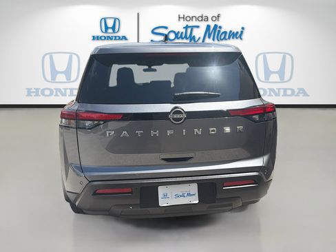 Used 2024 Nissan Pathfinder S FWD image 6
