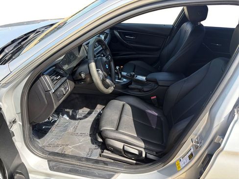 Used 2015 BMW 320i Sedan w/ Sport Package image 10