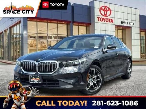 Used 2026 BMW 530i RWD image 1