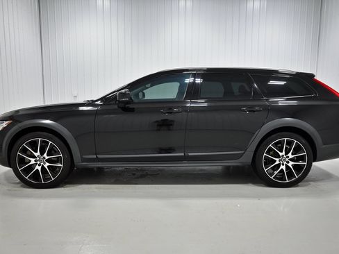 Used 2018 Volvo V90 T6 Cross Country w/ Convenience Package AWD/4WD image 25