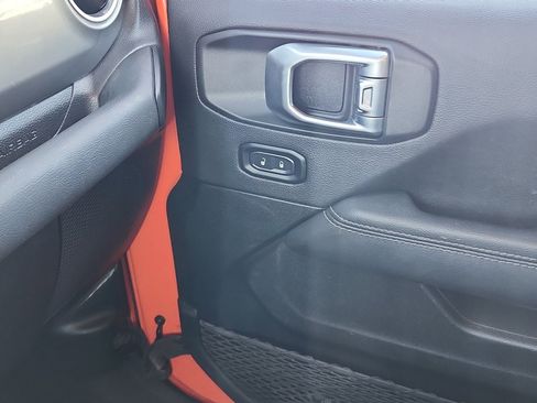 Used 2023 Jeep Wrangler Sahara image 29