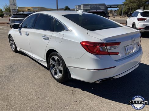 Used 2018 Honda Accord Touring image 8