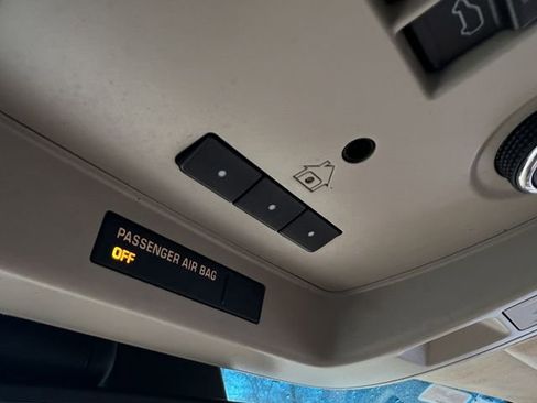 Used 2016 Cadillac Escalade ESV Platinum image 28