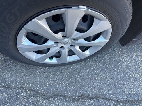 Used 2023 Toyota Corolla LE image 7