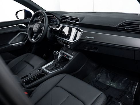 New 2025 Audi Q3 2.0T Premium image 8