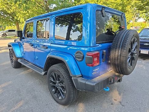 Used 2024 Jeep Wrangler Unlimited Sahara w/ Technology Group AWD/4WD image 6