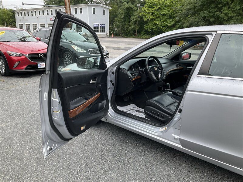 Used 2011 Honda Accord EX-L image 18