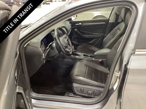 Used 2023 Volkswagen Jetta SE w/ Panoramic Sunroof Package FWD image 10