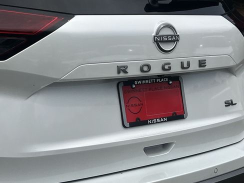 Certified 2026 Nissan Rogue SL FWD image 31