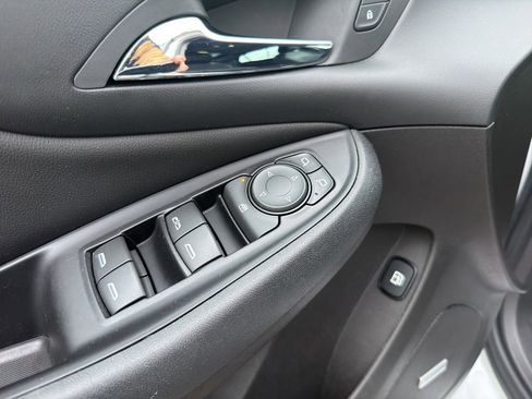 Used 2018 Chevrolet Volt Premier w/ Driver Confidence Package image 22