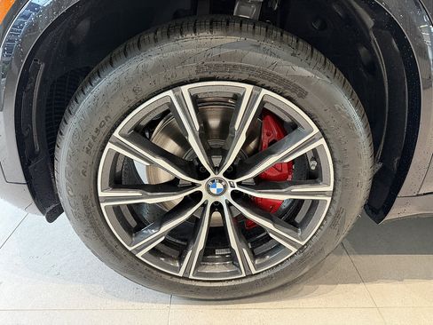 New 2026 BMW X5 xDrive40i w/ M Sport Package AWD/4WD image 8