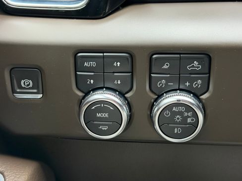 Used 2024 GMC Sierra 1500 Denali image 10