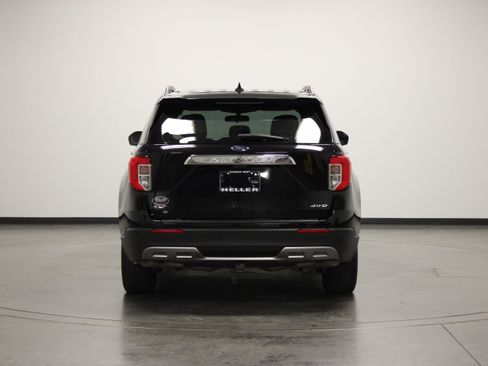 Used 2022 Ford Explorer XLT w/ Equipment Group 202A AWD/4WD image 9