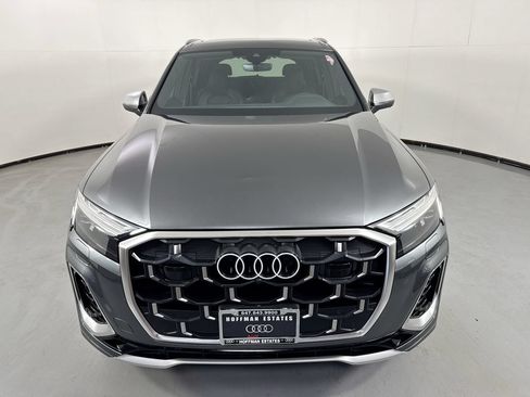 Used 2025 Audi SQ7 Premium Plus AWD/4WD image 32
