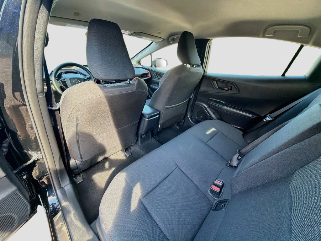 Used 2025 Toyota Prius Plug-In Hybrid FWD image 24