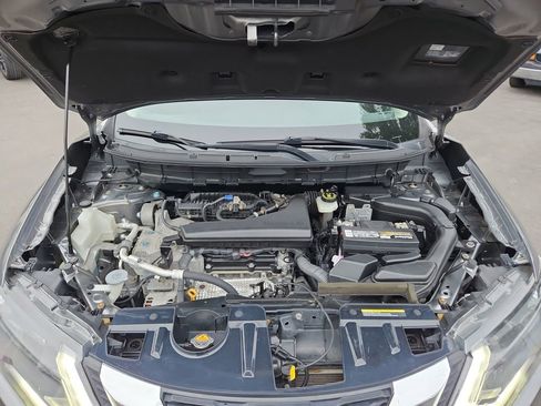 Used 2020 Nissan Rogue SV image 34