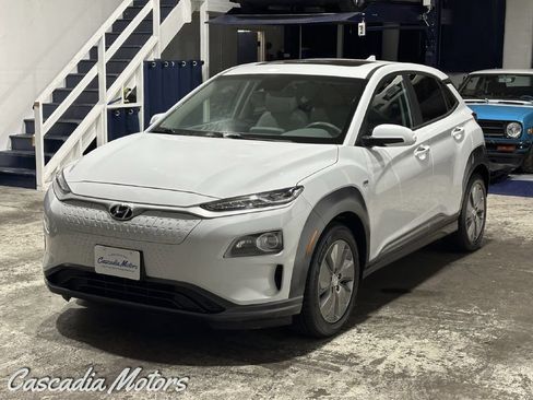 Used 2020 Hyundai Kona Limited w/ Cargo Package FWD image 5