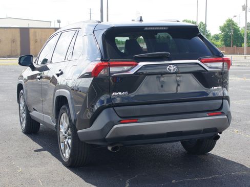 Used 2019 Toyota RAV4 Limited w/ Advanced Technology Package FWD image 17