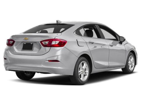 Used 2018 Chevrolet Cruze LT FWD image 2