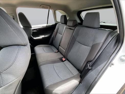 Used 2025 Toyota RAV4 XLE FWD image 19