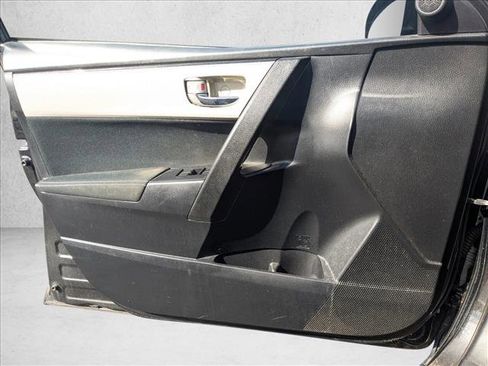 Used 2018 Toyota Corolla LE image 13