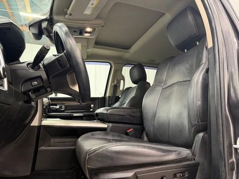 Used 2018 RAM 1500 Laramie w/ Convenience Group AWD/4WD image 5