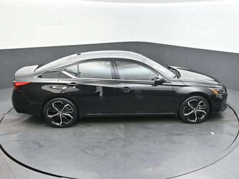 Certified 2023 Nissan Altima 2.5 SR FWD image 38