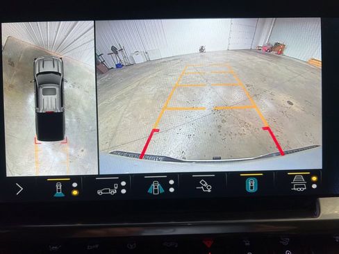 Used 2022 Chevrolet Silverado 1500 RST image 18