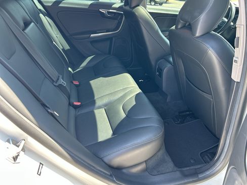 Used 2018 Volvo V60 T5 Cross Country w/ Convenience Package image 22