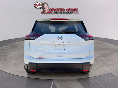 Used 2026 Nissan Rogue S FWD image 9
