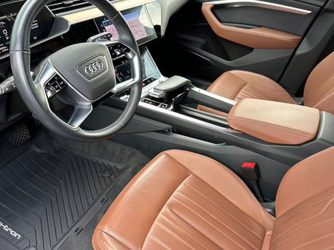 Used 2024 Audi Q8 e-tron Premium Plus image 9