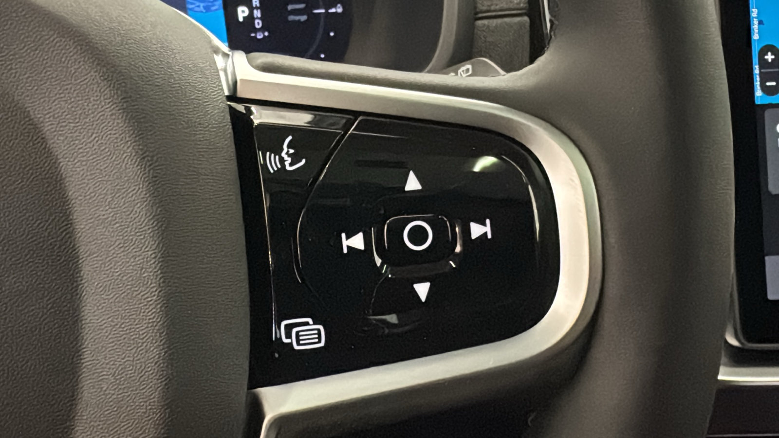 New 2026 Volvo XC90 T8 Plus w/ Protection Package AWD/4WD image 14