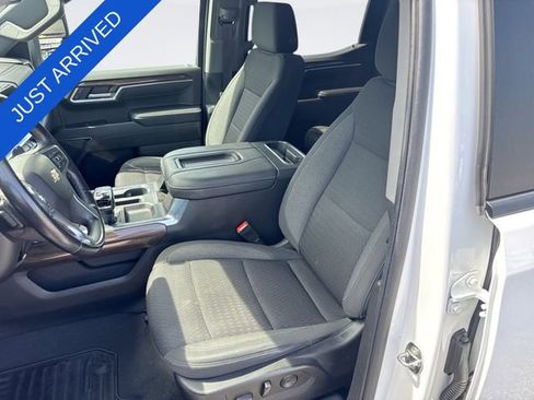 Used 2022 Chevrolet Silverado 1500 LT w/ Z71 Off-Road Package AWD/4WD image 11
