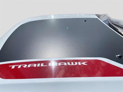 Used 2024 Jeep Compass Trailhawk image 11