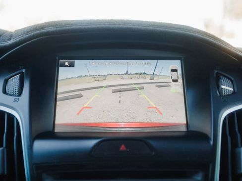 Used 2015 Ford Focus Titanium image 25