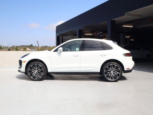New 2026 Porsche Macan AWD/4WD image 2