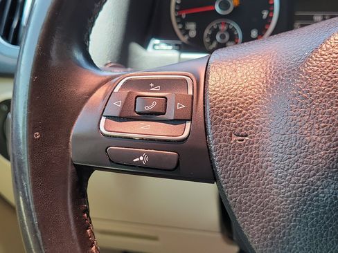 Used 2017 Volkswagen Tiguan S FWD image 20