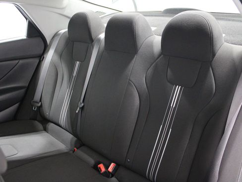 Used 2024 Hyundai Elantra SEL FWD image 17